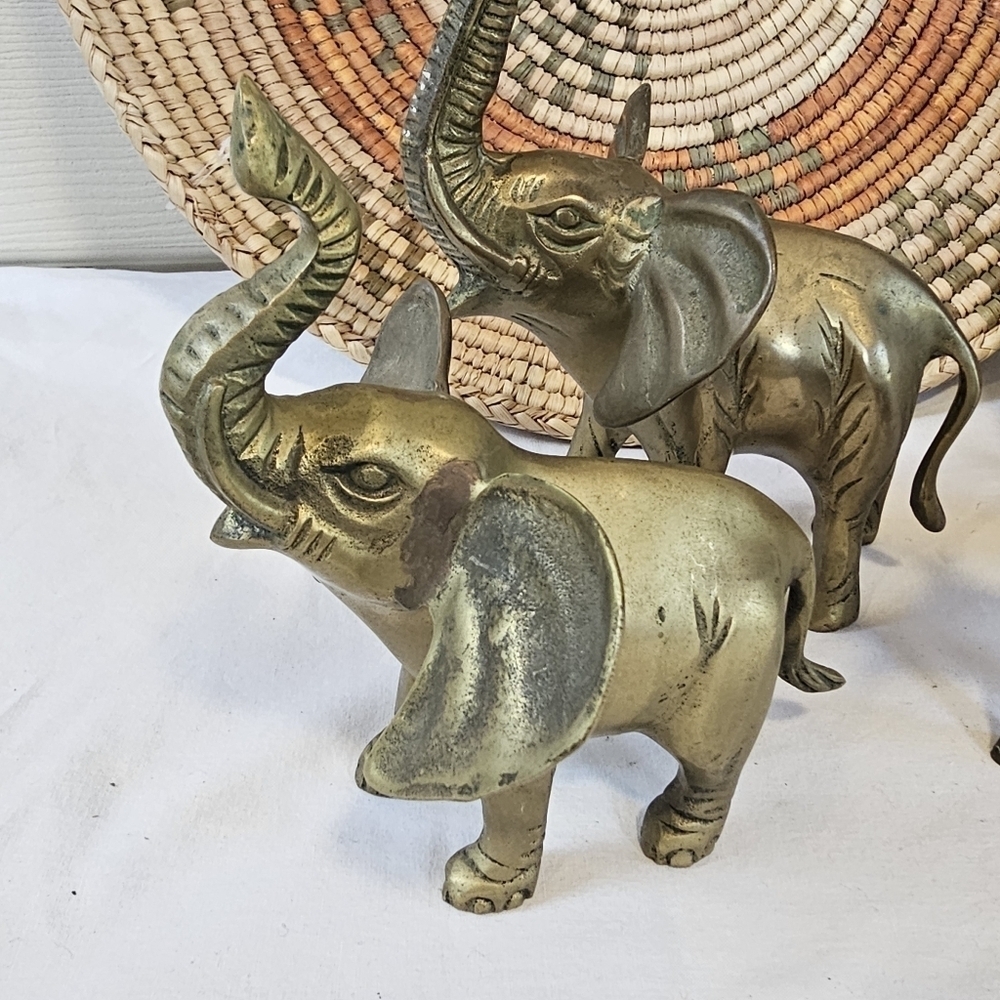 Set Of Three Vintage Brass Elephant MCM Figure Sculpture - Picture 2 of 7